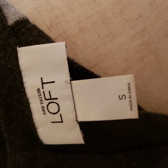 Ann Taylor LOFT merino wool long sleeve top - Picture 3 of 4